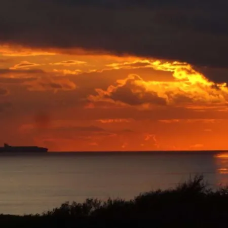 Rez-de-chaussee Avec Terrasse, Parking, Animaux Acceptes Pres De La - Fr-1-675-15 Appartement *