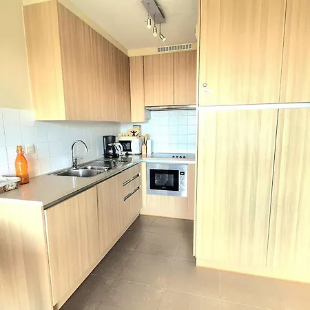 Rez-de-chaussee Avec Terrasse, Parking, Animaux Acceptes Pres De La - Fr-1-675-15 Apartment