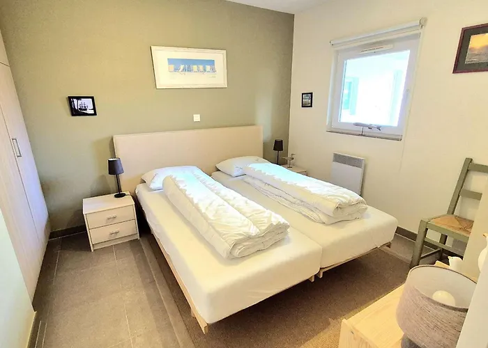 Apartment Rez-de-chaussee Avec Terrasse, Parking, Animaux Acceptes Pres De La - Fr-1-675-15 *